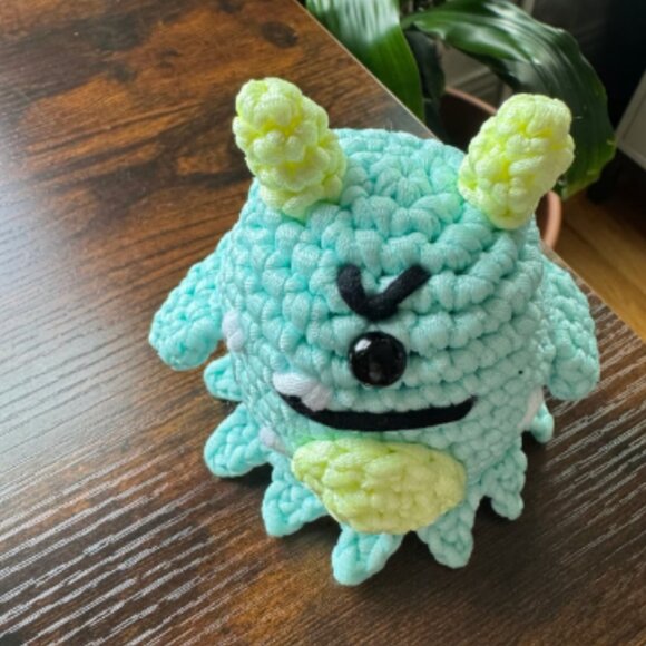 *Glow in the Dark* Woobles Bepi the Mercurian Crochet Alien (Pre-Made Plushie) - Picture 7 of 7